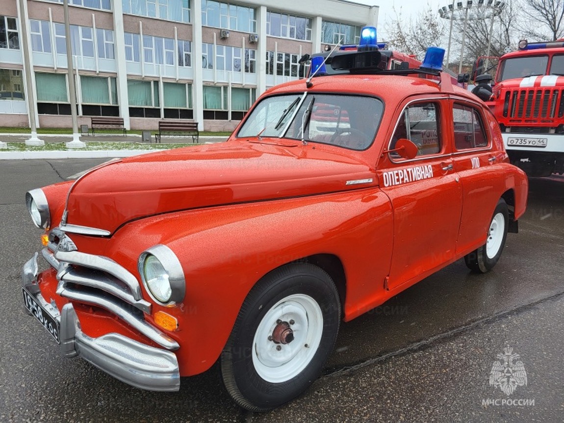 В Костроме коллекция раритетной пожарной техники пополнилась уникальным  экспонатом | Новости портала ВДПО.рф